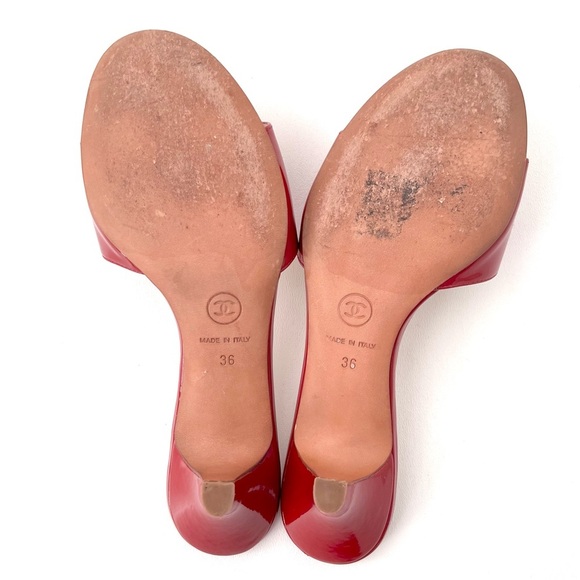 CHANEL || Red Patent Leather Silver CC Logo Kitten Heel Mule EU 36 - Picture 12 of 15
